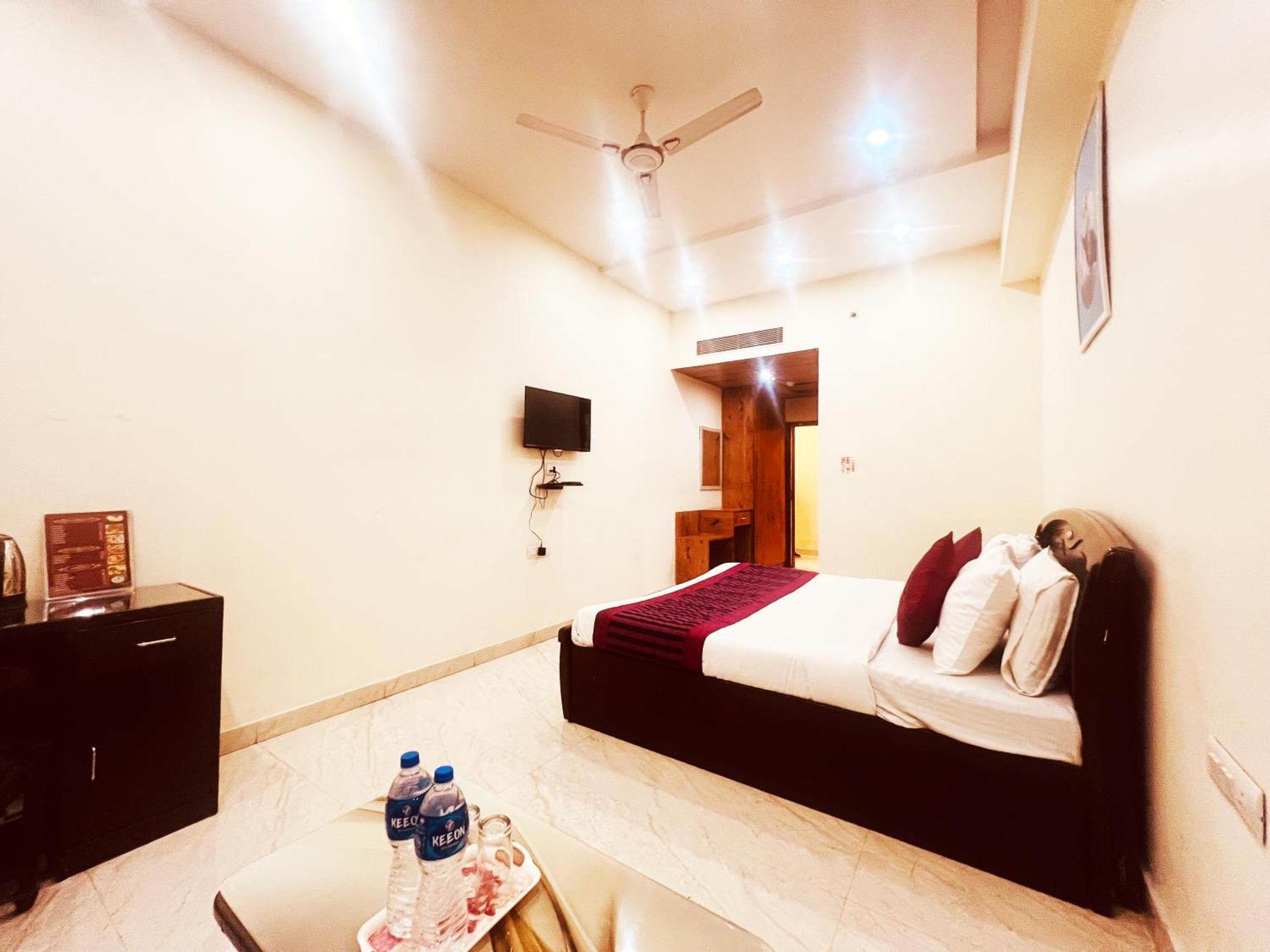 Hotel Lagoona And Banquet Hall New Delhi Luaran gambar
